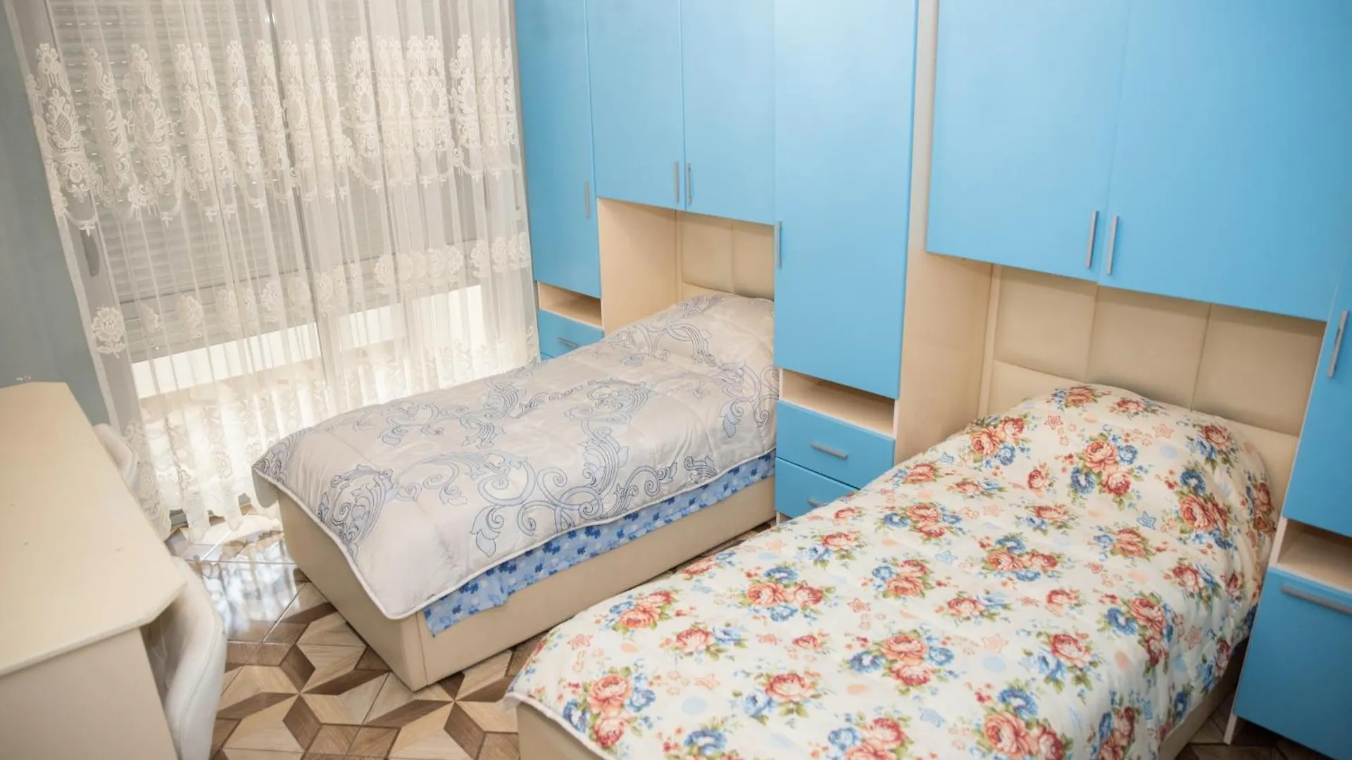 Beach Heaven Apartments Durres 0*,